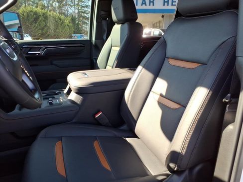 Used 2026 GMC Sierra 2500 AT4 w/ AT4 Premium Plus Package image 18