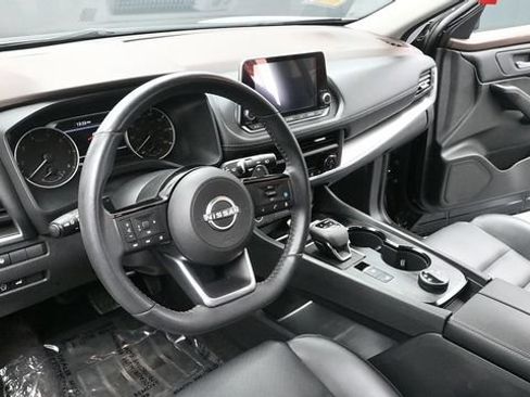 Used 2023 Nissan Rogue SV w/ SV Premium B Package AWD/4WD image 17