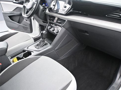 Used 2023 Volkswagen Taos S image 18