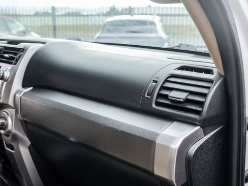 Used 2019 Toyota 4Runner SR5 Premium image 13