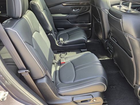 Used 2023 Honda Pilot Elite image 17