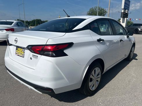 Used 2024 Nissan Versa S FWD image 5