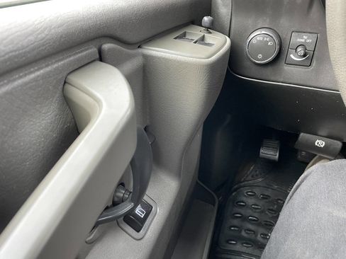 Used 2017 Chevrolet Express 3500 LT w/ LT Preferred Equipment Group image 40