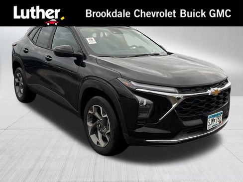 Used 2025 Chevrolet Trax LT w/ LT Convenience Package image 1