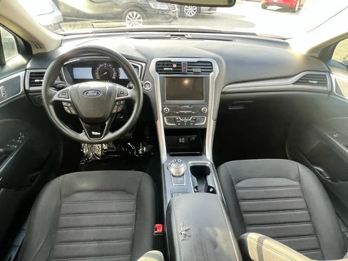 Used 2020 Ford Fusion SE FWD image 7