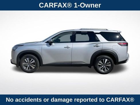 Used 2025 Nissan Pathfinder SL AWD/4WD image 2