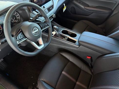 New 2026 Nissan Altima 2.5 SR w/ SR Midnight Edition Package FWD image 17