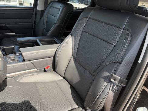 Used 2023 Toyota Tundra Limited AWD/4WD image 11