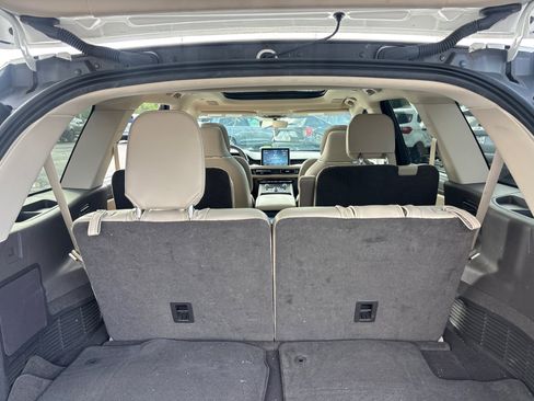 Used 2023 Lincoln Aviator Reserve w/ Equipment Group 201A AWD/4WD image 9