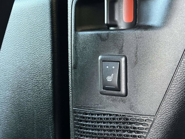 Used 2025 Chrysler Pacifica Limited FWD image 21