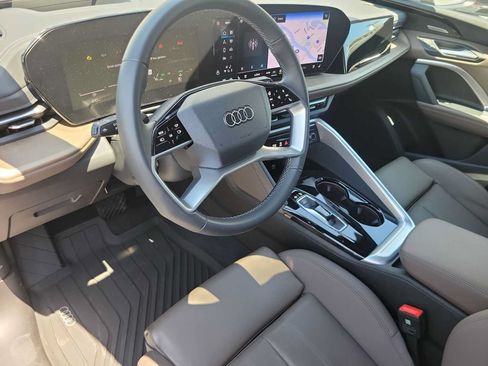 Certified 2025 Audi Q5 Premium Plus w/ Premium Plus AWD/4WD image 2