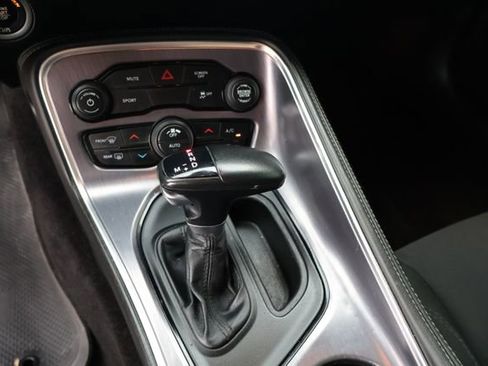 Used 2018 Dodge Challenger SXT RWD image 12
