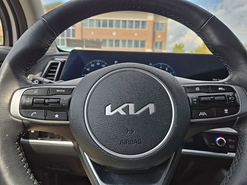 Certified 2025 Kia Sportage SX AWD/4WD image 13