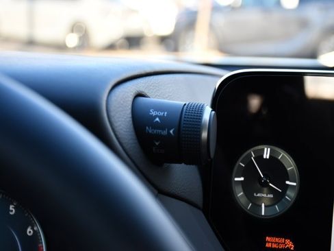 New 2025 Lexus ES 350 w/ Premium Package image 13