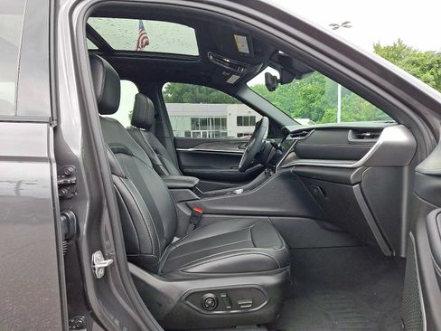 Used 2024 Jeep Grand Cherokee Limited 4xe AWD/4WD image 15