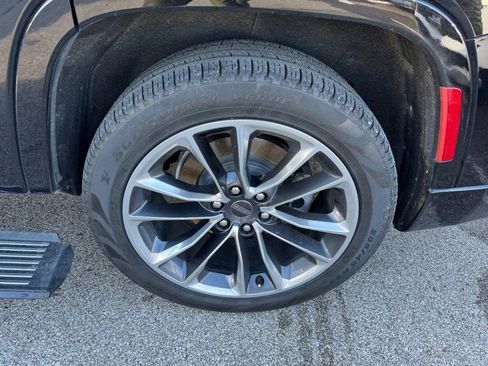 Used 2023 Jeep Wagoneer Series III w/ Premium Group I image 27