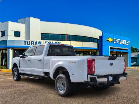 Used 2025 Ford F350 XLT AWD/4WD image 3