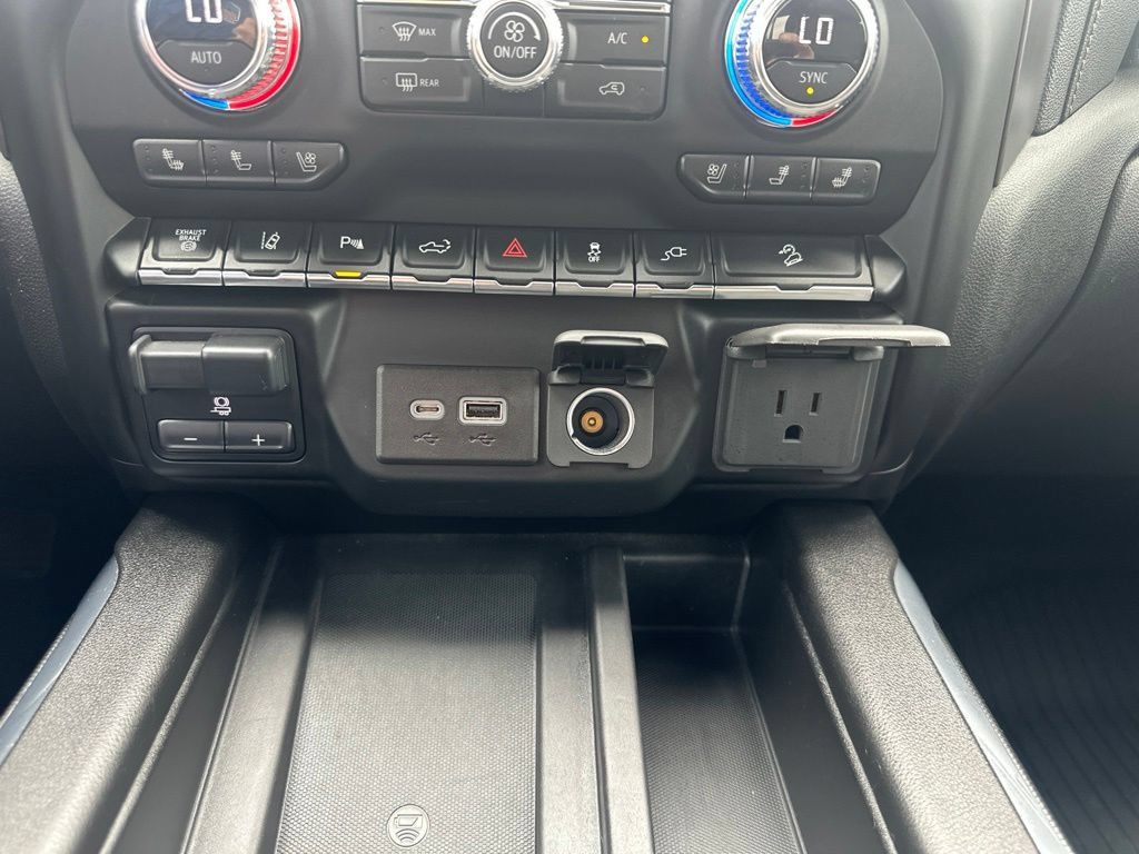 Certified 2020 GMC Sierra 2500 AT4 w/ AT4 Premium Package AWD/4WD image 5