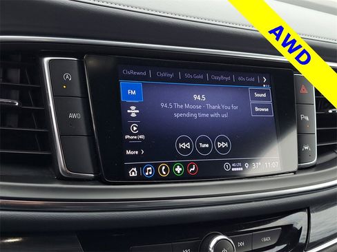 Used 2023 Buick Enclave Essence image 13