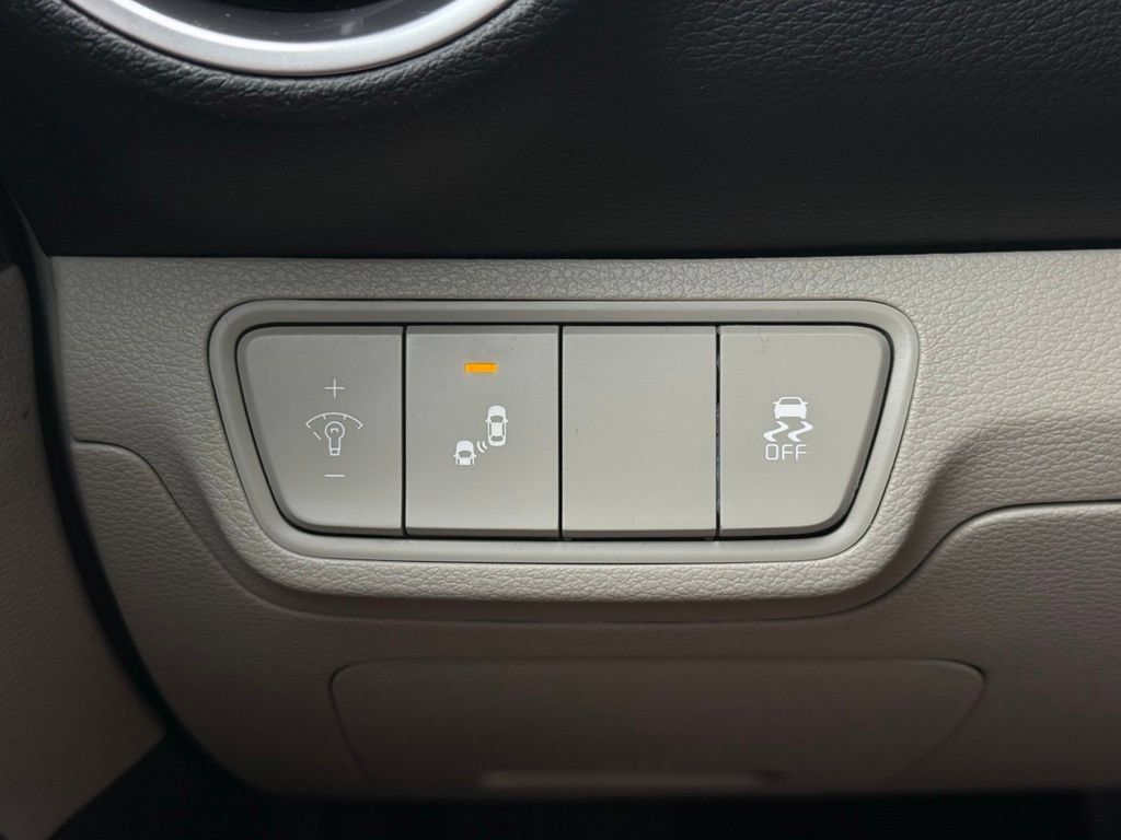 Used 2023 Kia Forte LXS w/ LXS Technology Package FWD image 17