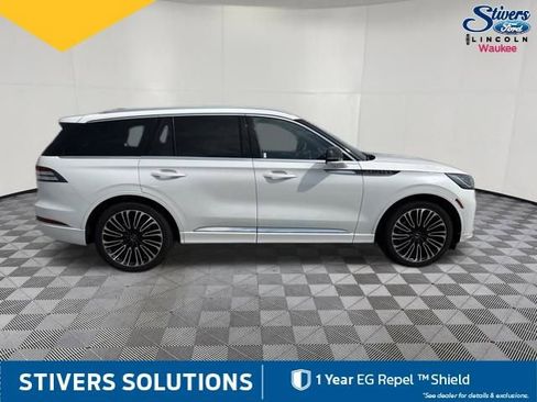 Certified 2025 Lincoln Aviator Black Label AWD/4WD image 5