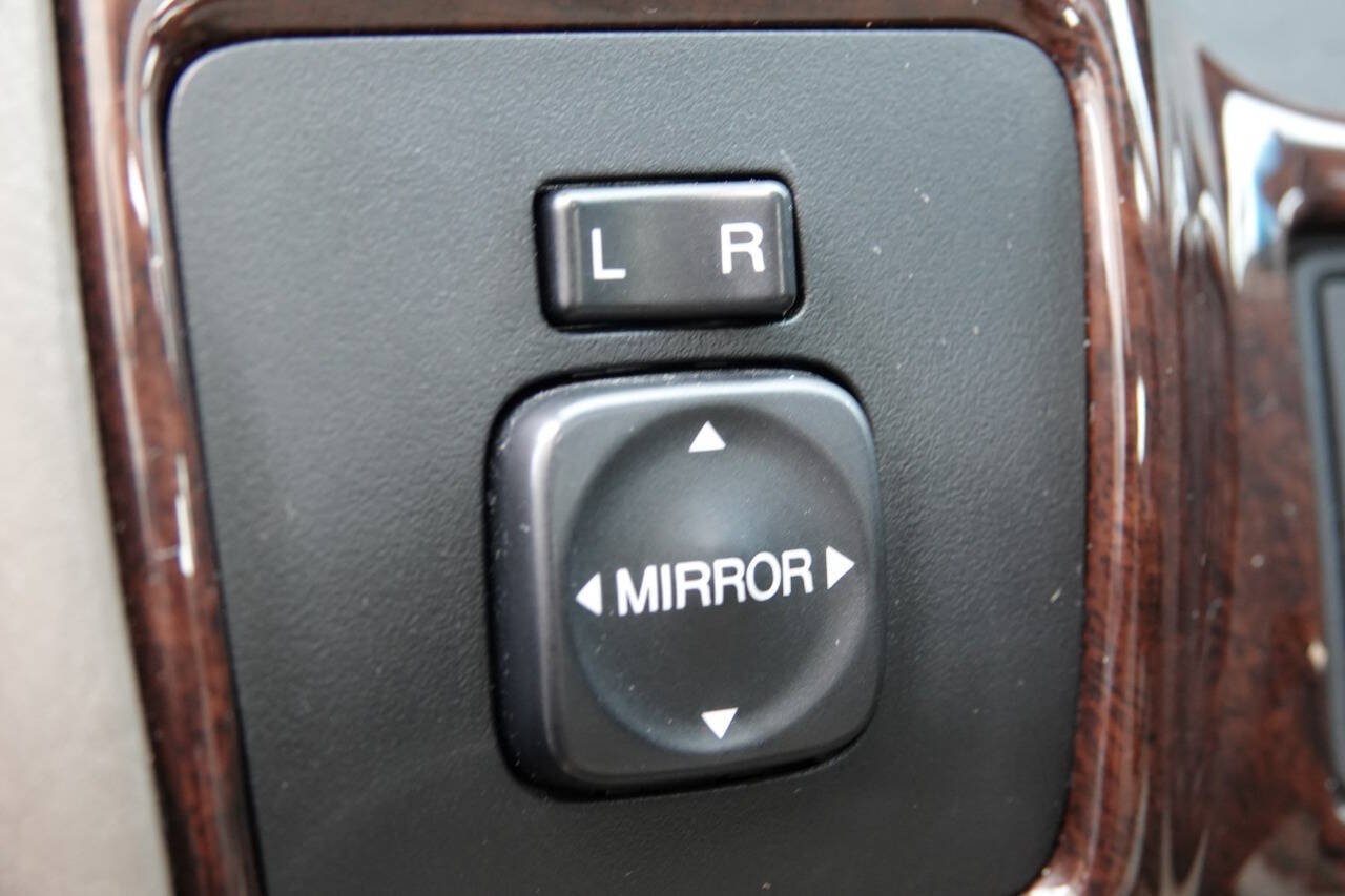 Used 1999 Toyota Avalon XLS FWD image 80