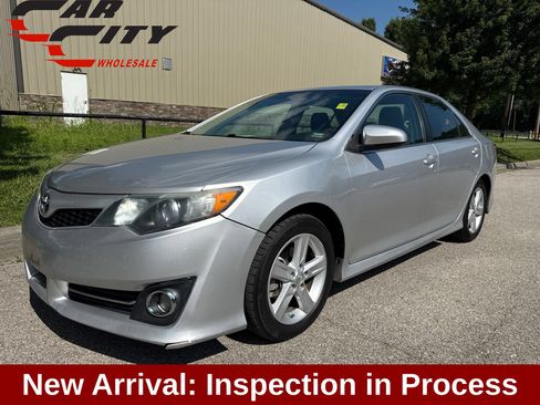 Used 2014 Toyota Camry SE w/ Fleet Convenience Package FWD image 1