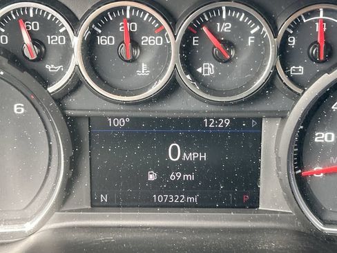 Used 2021 Chevrolet Suburban LT RWD image 34