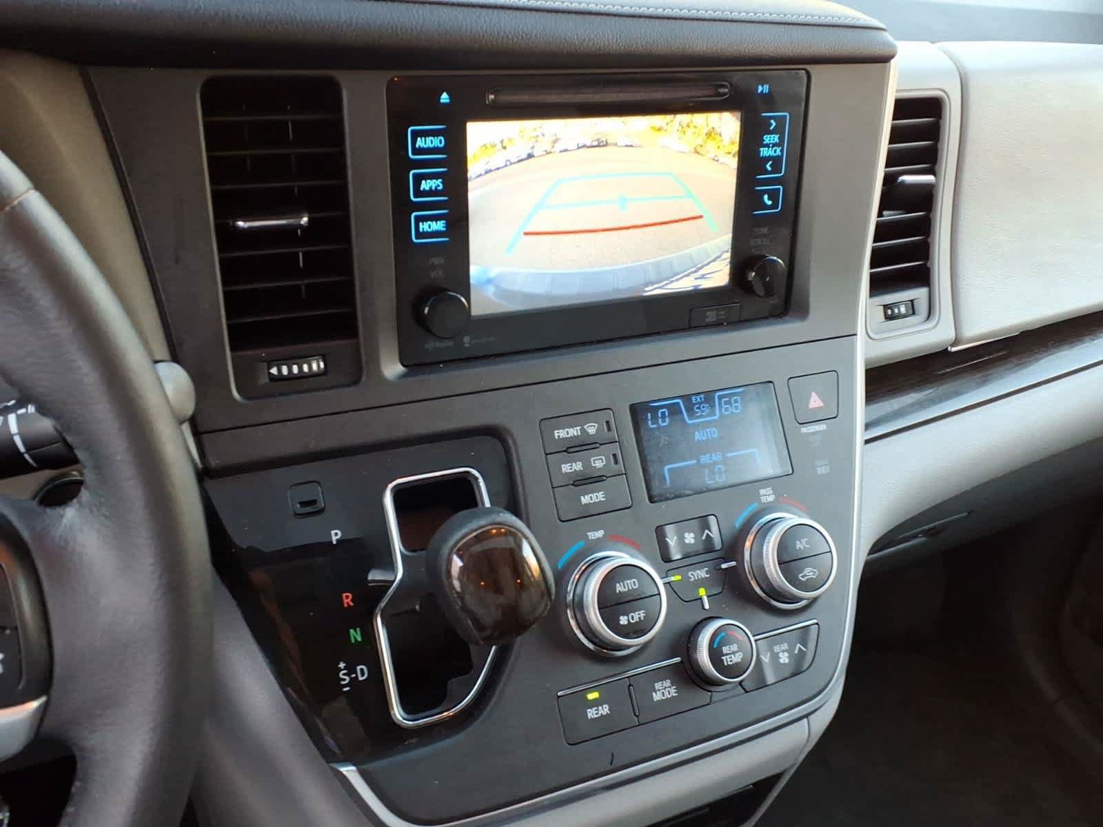 Used 2015 Toyota Sienna XLE w/ XLE Navigation Package FWD image 22