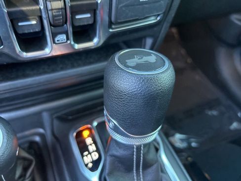 Certified 2021 Jeep Wrangler Unlimited Sahara image 13