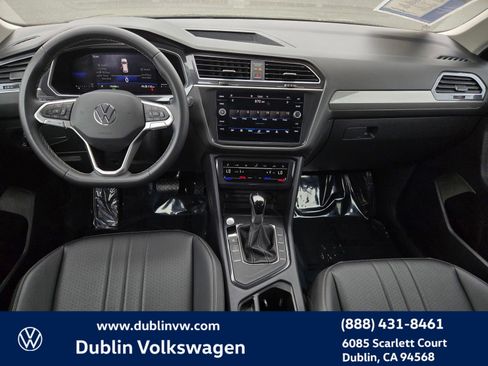 Used 2023 Volkswagen Tiguan SE image 15