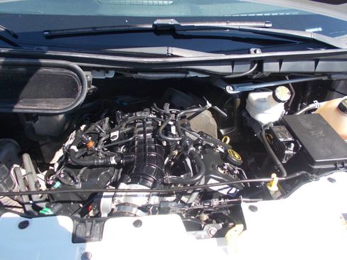 Used 2017 Ford Transit 250 130 Low Roof image 9