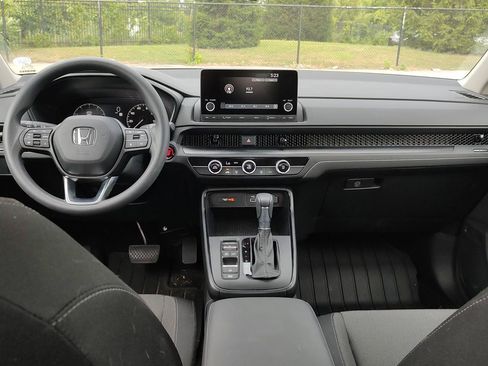 Used 2024 Honda CR-V LX image 17