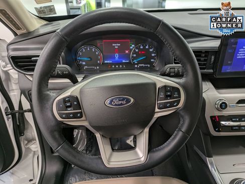 Used 2023 Ford Explorer XLT w/ Equipment Group 202A AWD/4WD image 19