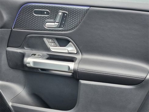 Certified 2026 Mercedes-Benz GLB 250 4MATIC image 17