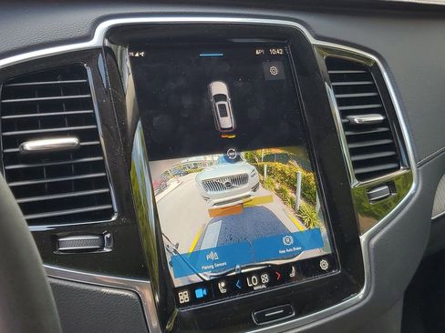 Certified 2023 Volvo XC90 B6 Ultimate w/ Protection Package Premier image 24