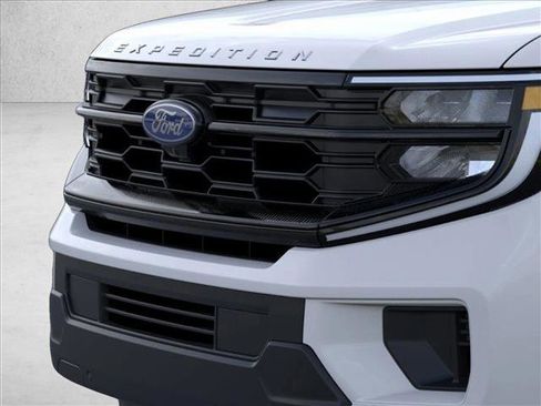 New 2026 Ford Expedition Active image 17