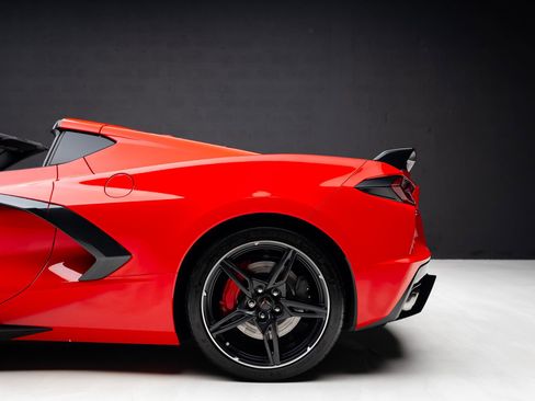Used 2020 Chevrolet Corvette Stingray Premium Cpe w/ 3LT Preferred Equipment Group RWD image 23