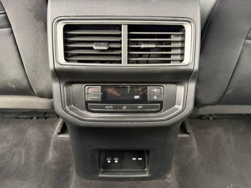 Used 2025 Volkswagen Atlas SE AWD/4WD image 22
