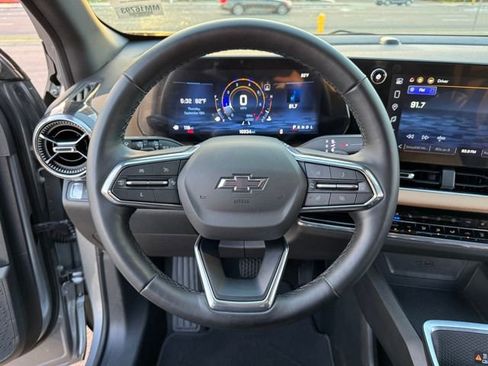 Used 2025 Chevrolet Equinox ACTIV w/ Safety and Technology Package image 8