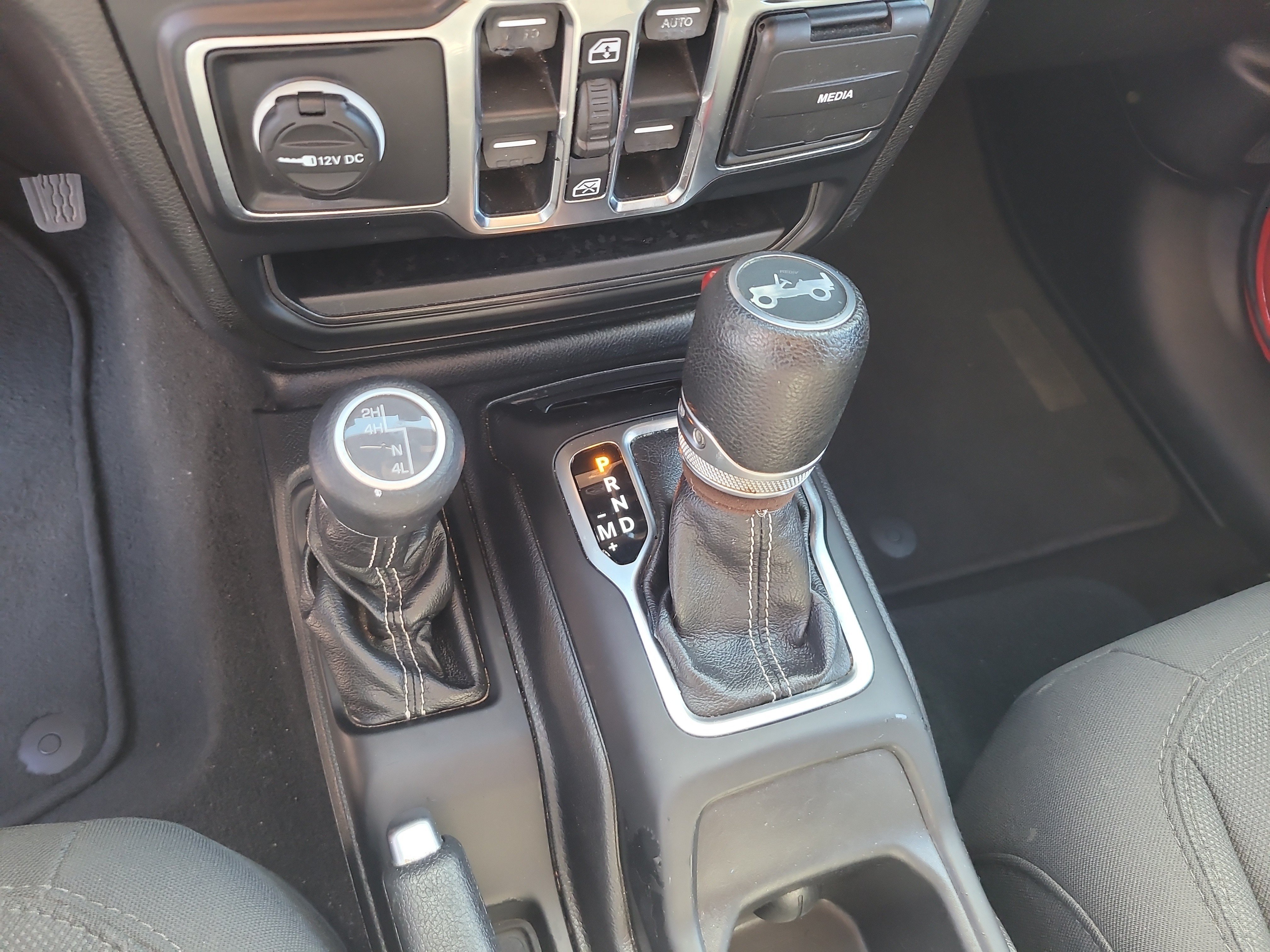Used 2019 Jeep Wrangler Unlimited Sahara AWD/4WD image 24