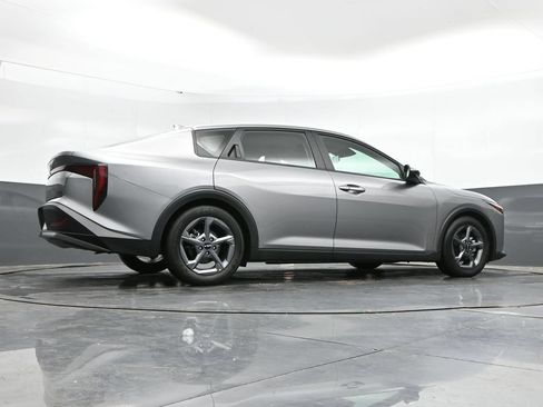 Used 2025 Kia K4 FWD image 39