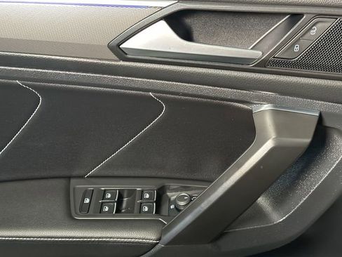 Used 2022 Volkswagen Tiguan SE R-Line image 14