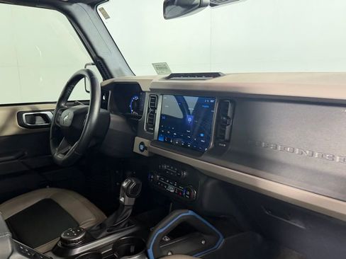Used 2024 Ford Bronco Wildtrak AWD/4WD image 34