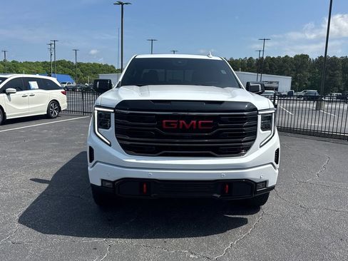 Used 2024 GMC Sierra 1500 AT4 w/ Technology Package AWD/4WD image 3