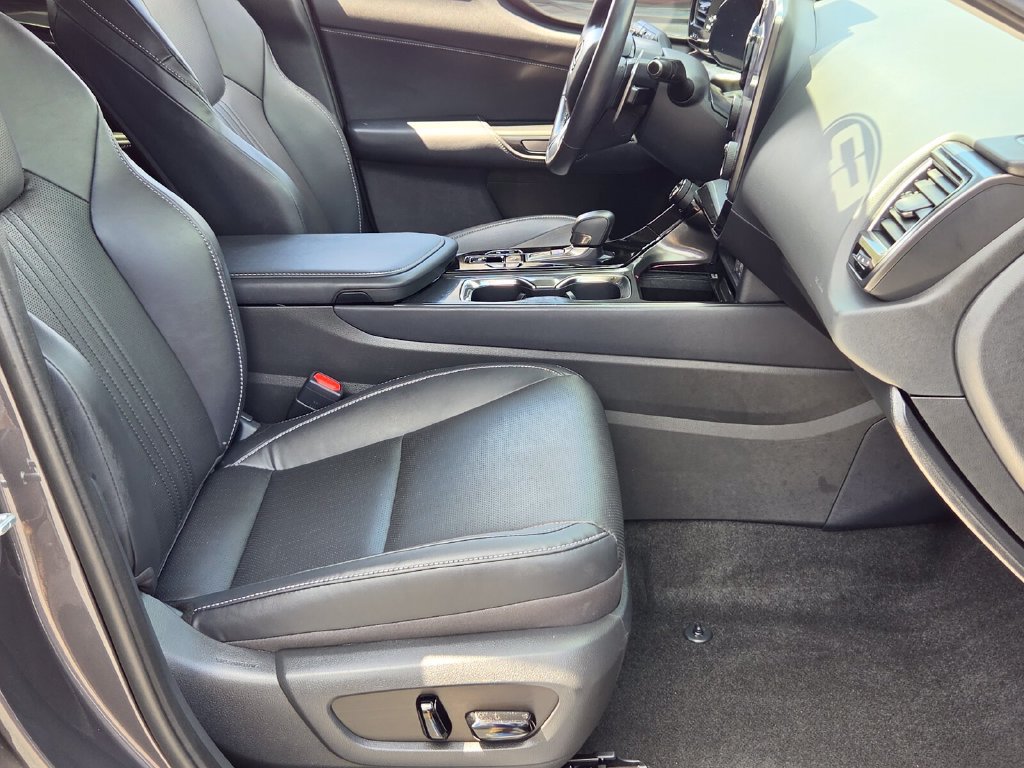 Used 2025 Lexus NX 350 AWD w/ Accessory Package (2T) image 18