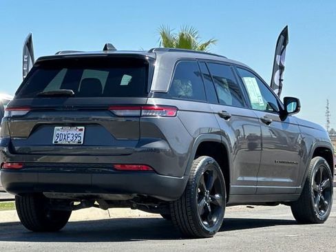 Certified 2023 Jeep Grand Cherokee Altitude image 3