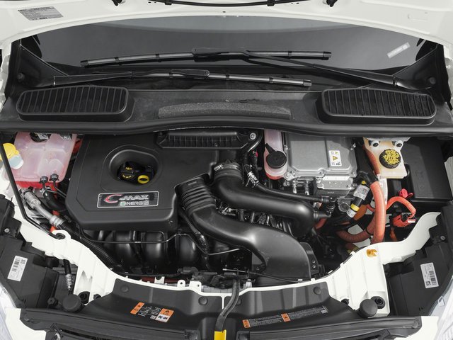Used 2017 Ford C-MAX Energi SE w/ Cold Weather Package FWD image 16