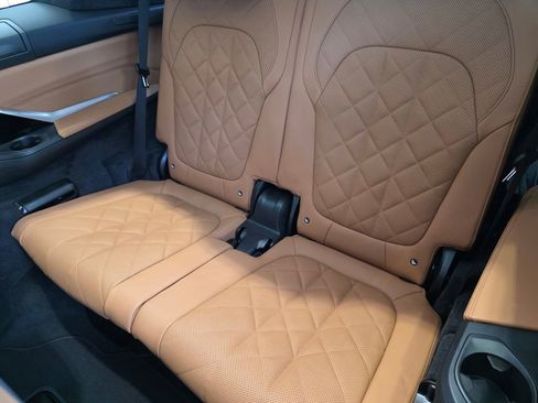 New 2026 BMW X7 xDrive40i w/ M Sport Package AWD/4WD image 14