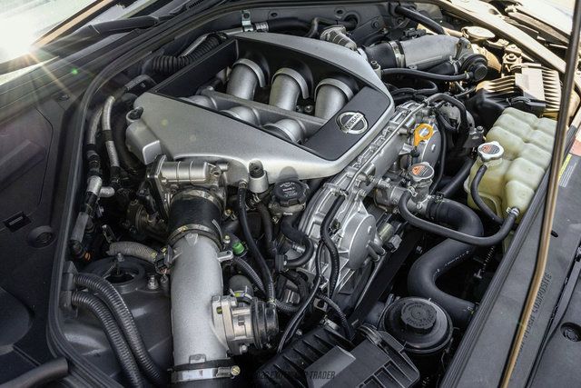 Used 2011 Nissan GT-R Premium AWD/4WD image 20